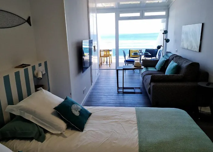 Luxury Suite Over The Beach